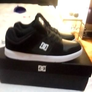 Youth DC shoes